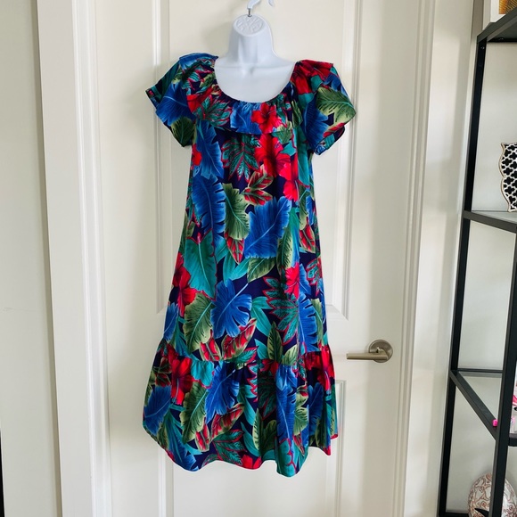 Tiered Ruffle Hawaiian Original Floral Print Dress - Picture 9 of 10